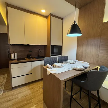 Apartment Fashion Hill